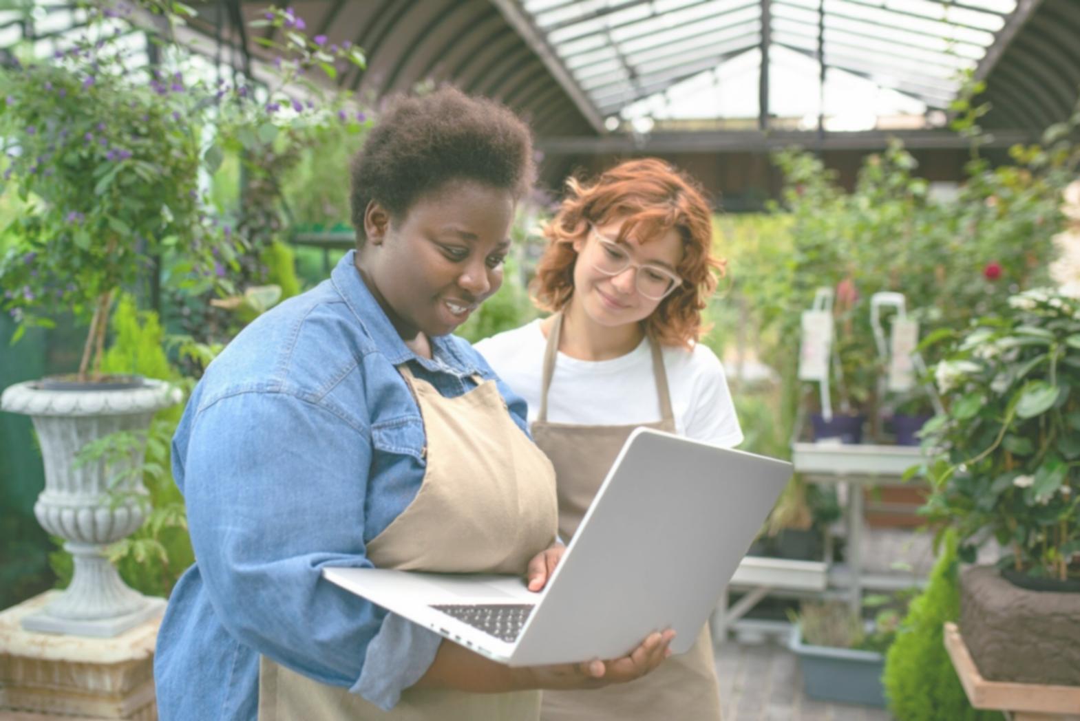 Espacio de trabajo profesional con análisis financiero